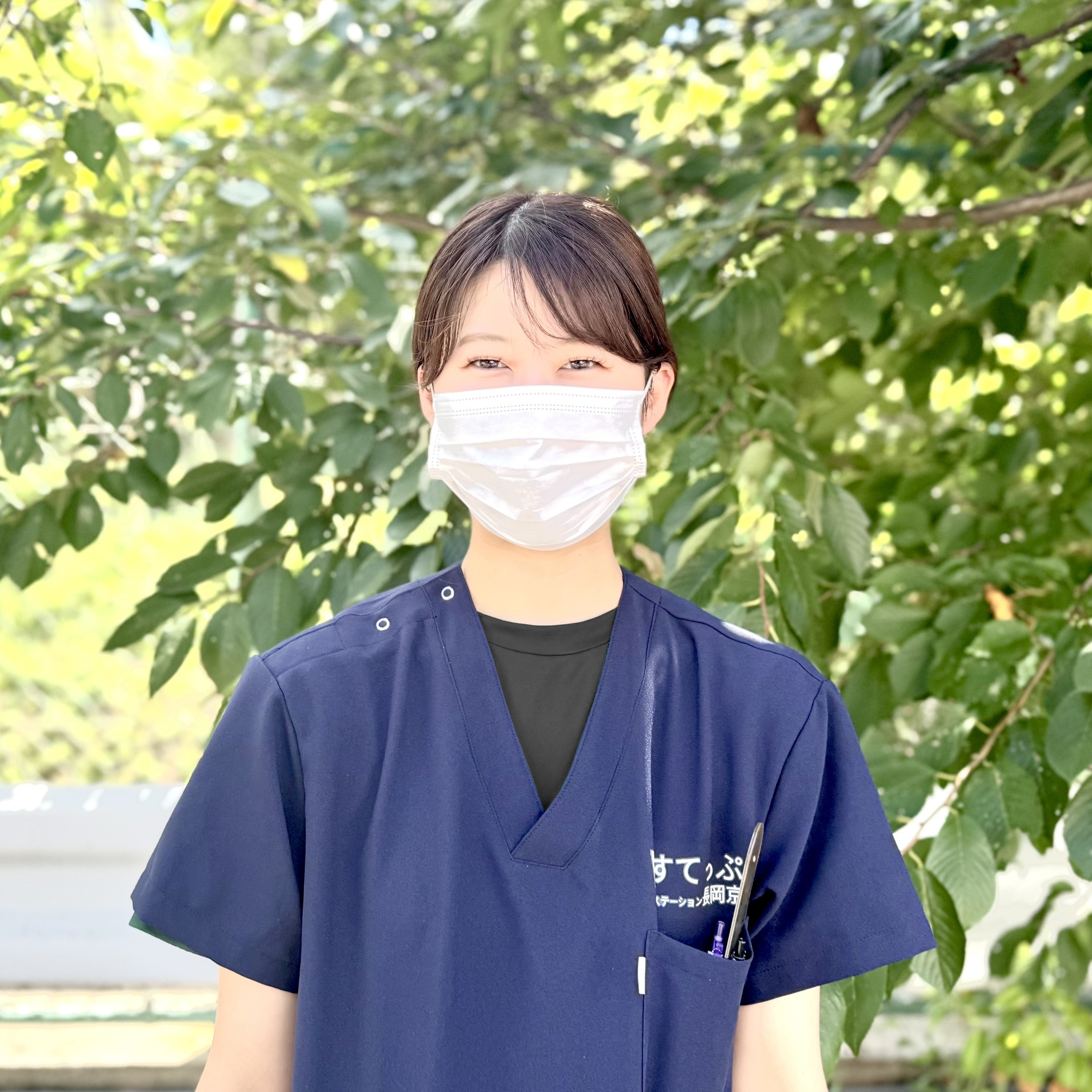万谷 あいね